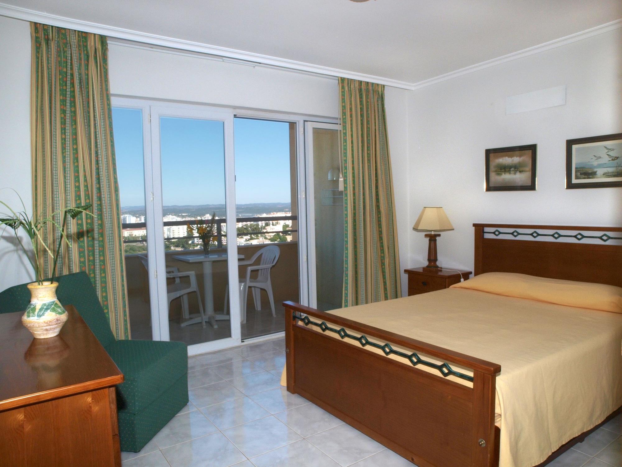 Apartahotel Jardins Da Rocha 3*